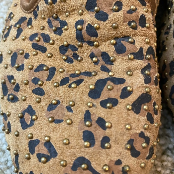 Ugg Australia Alloway Studded Leopard Flats - Picture 5 of 9